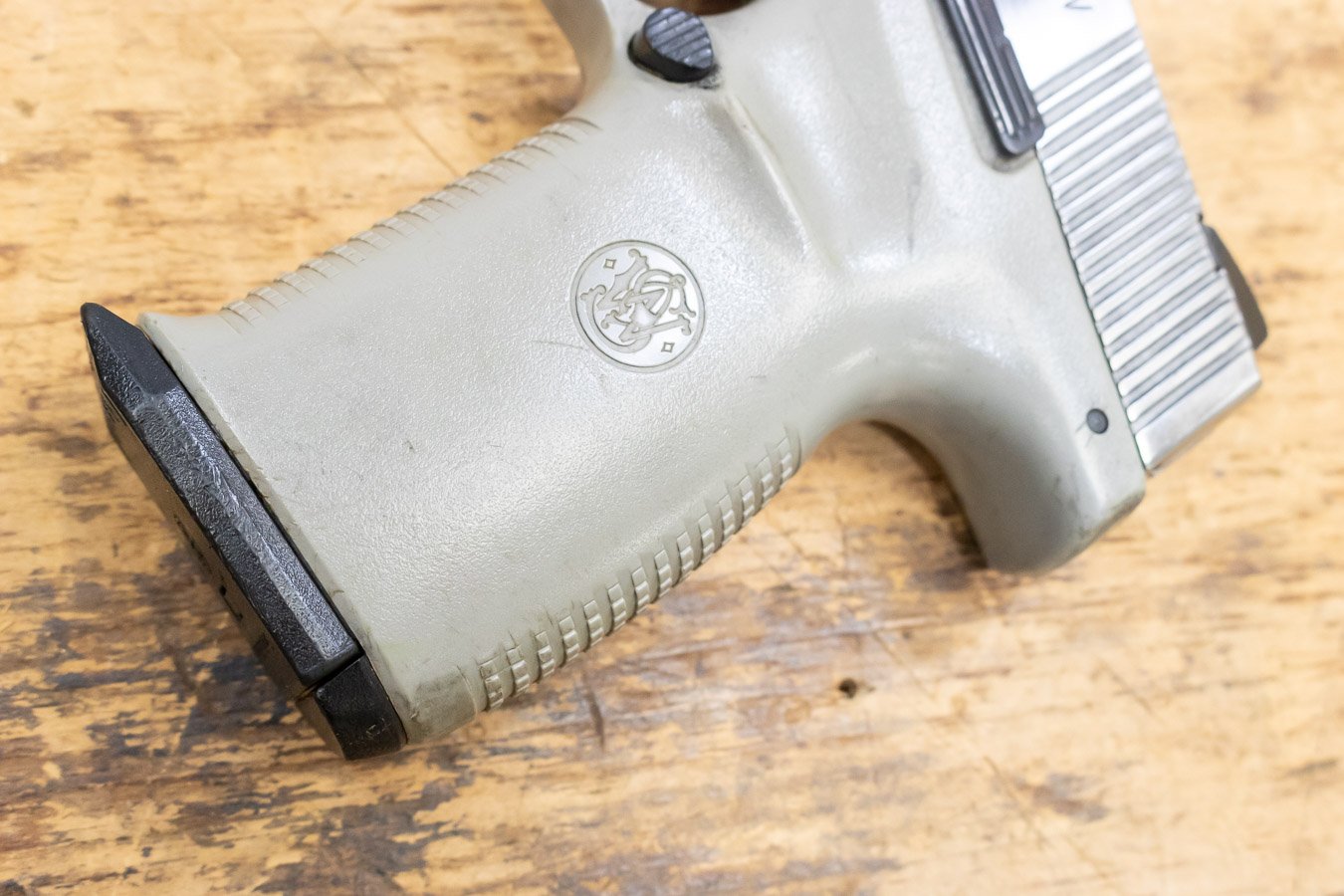 SMITH AND WESSON SW9V 9mm 16-Round Trade-in Pistol